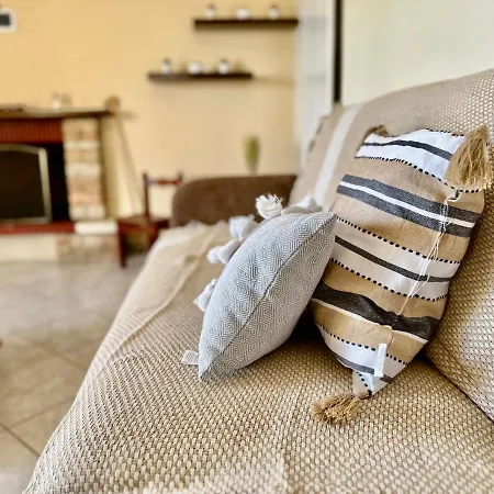 Shell-paralia Ofriniou *