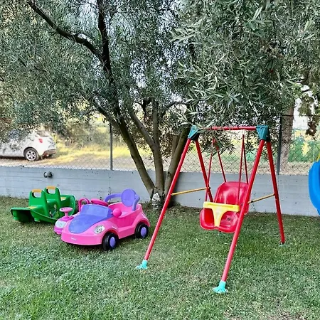 Shell-paralia Ofriniou Nyaraló *