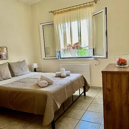 Holiday home Shell-paralia Ofriniou