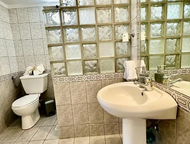 Shell-paralia Ofriniou