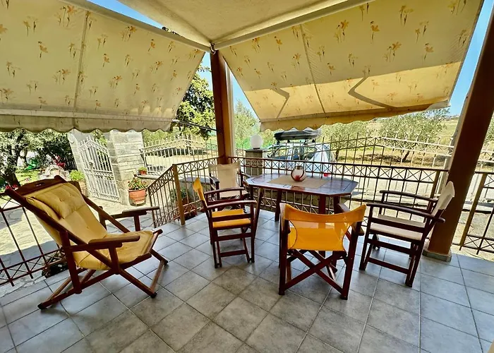 Shell-paralia Ofriniou Ofrínion